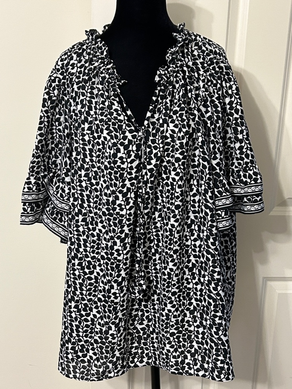 Max Studio Black & White Ruffled, Printed Peasant Tunic